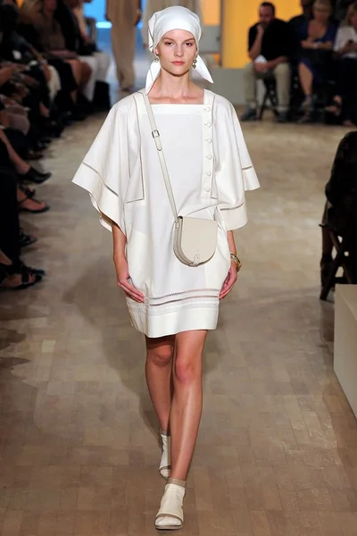 Look 4